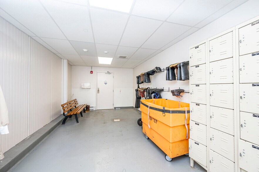 More Photos Of 1508 Brook Rd, Richmond Refrigeration Cold Storage For Sale