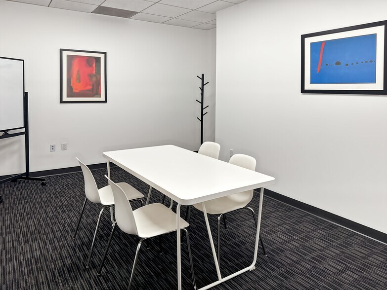 More Photos Of 21031 Ventura Blvd, Woodland Hills Coworking Space