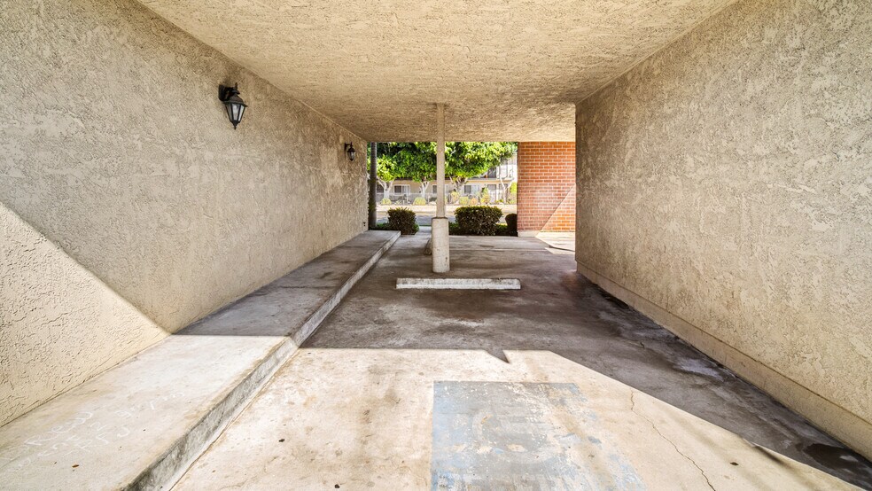 More Photos Of 800 E Wardlow Rd, Long Beach Loft Creative Space For Lease