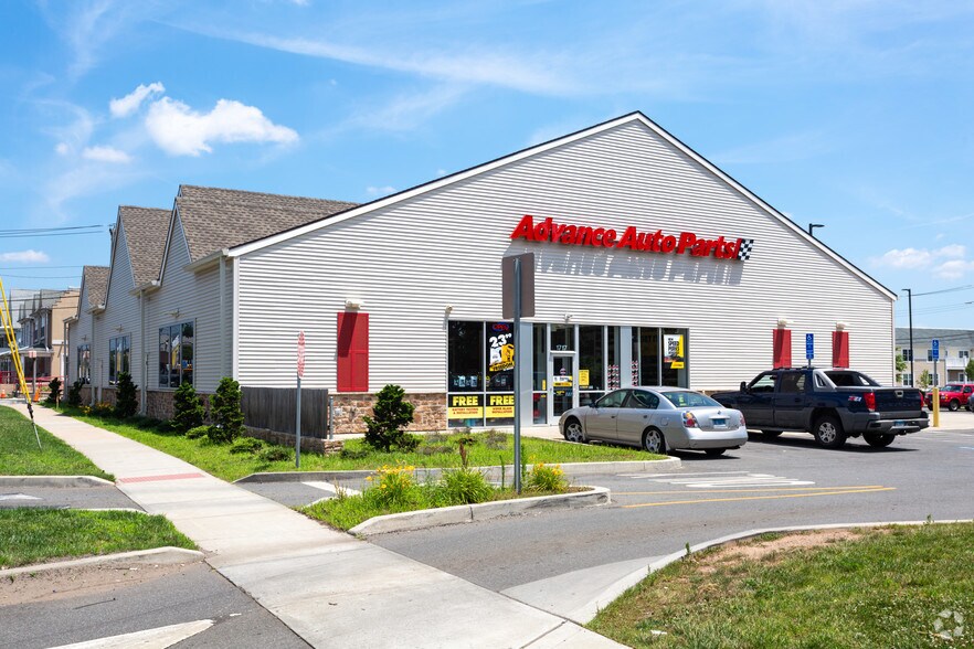 Primary Photo Of 1717 Dixwell Ave, Hamden Freestanding For Sale