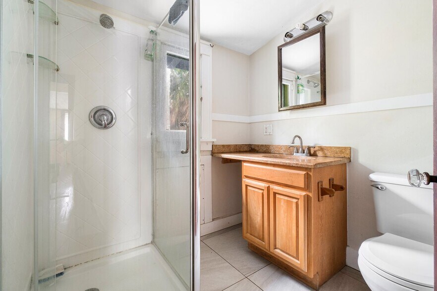 More Photos Of 402 N Federal Hwy, Lake Worth Apartments For Sale