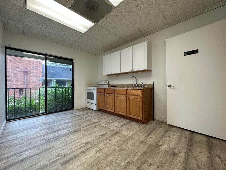More Photos Of 8751 E Hampden Ave, Denver Office For Sale