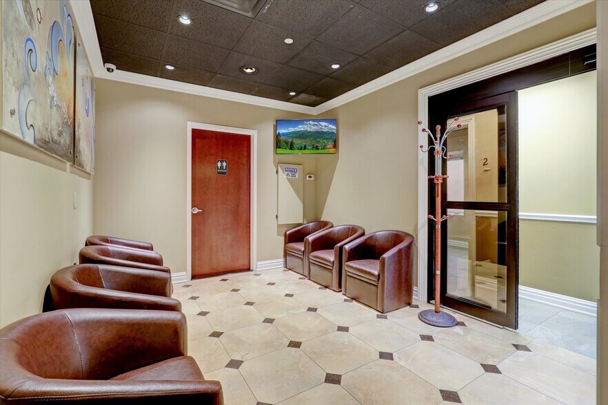 More Photos Of 176 US Highway 9, Englishtown Office For Lease