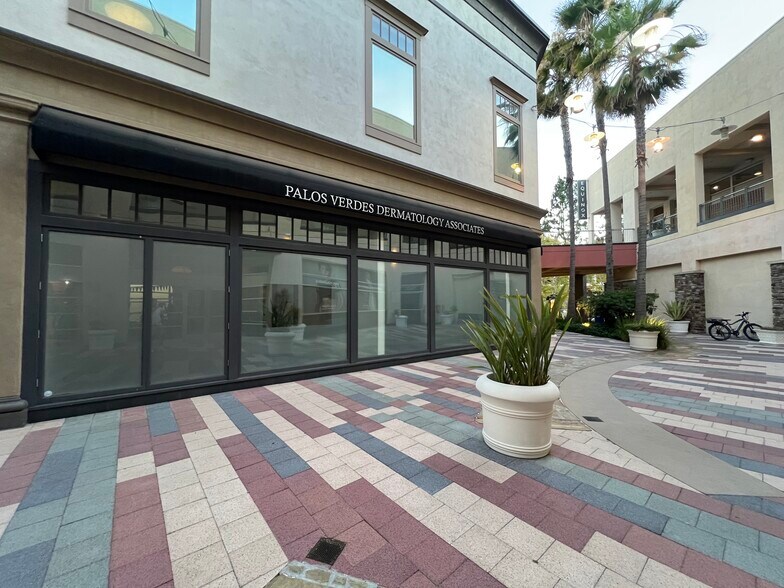 More Photos Of 520 Deep Valley Dr, Rolling Hills Estates Hospital For Lease