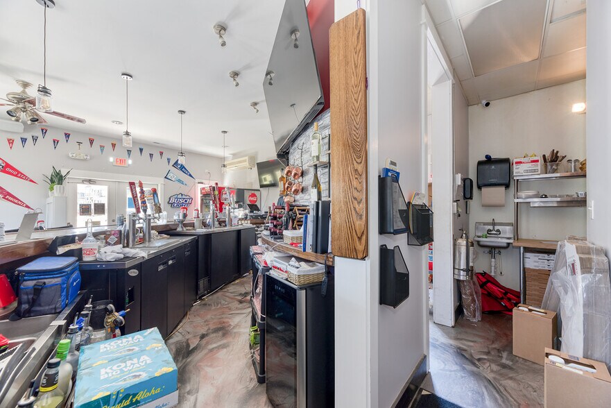 More Photos Of 100 Colingwood Ln, Kill Devil Hills Restaurant For Sale