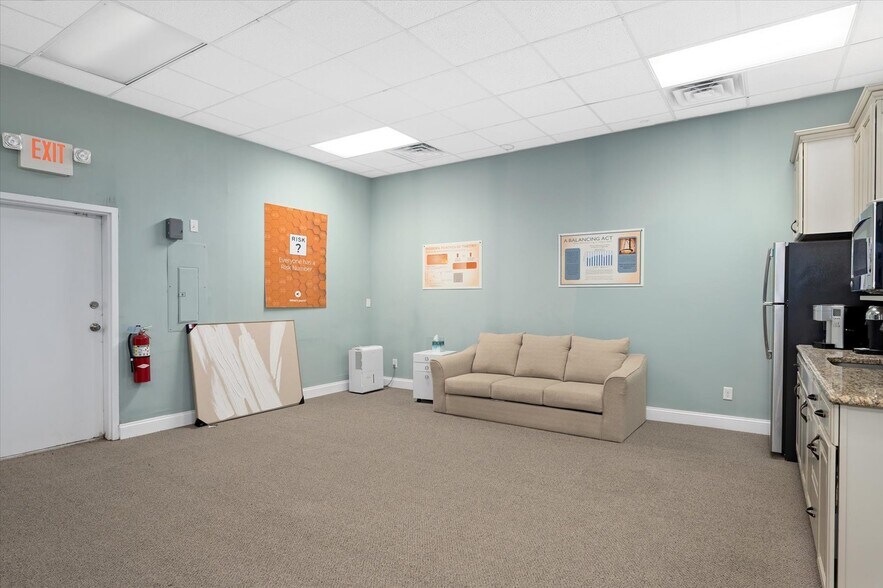 More Photos Of 11022 Nicholas Ln, Berlin Storefront Retail Office For Sale