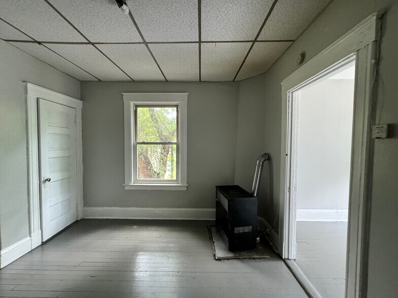 More Photos Of 14 Hillside Ave, Hartford Storefront Retail Residential For Sale