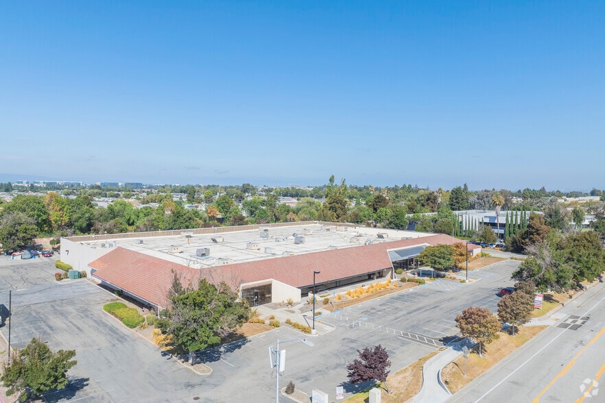 More Photos Of 4800 Patrick Henry Dr, Santa Clara Research And Development For Lease
