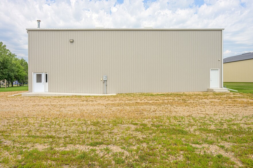 More Photos Of 541 8th E st, Hector Industrial For Sale