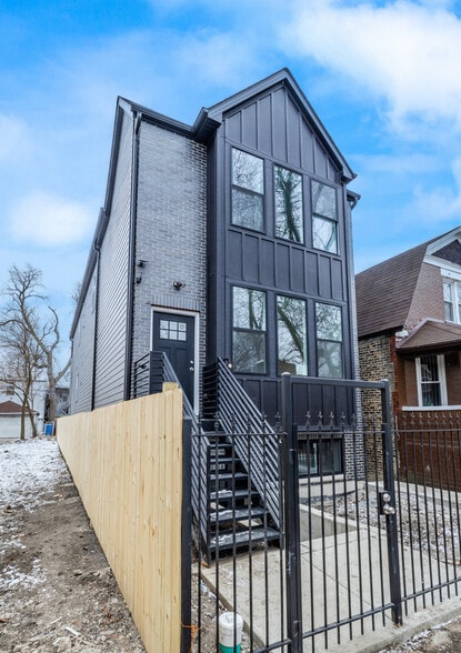 More Photos Of 542 Lawndale ave, Chicago Apartments For Sale