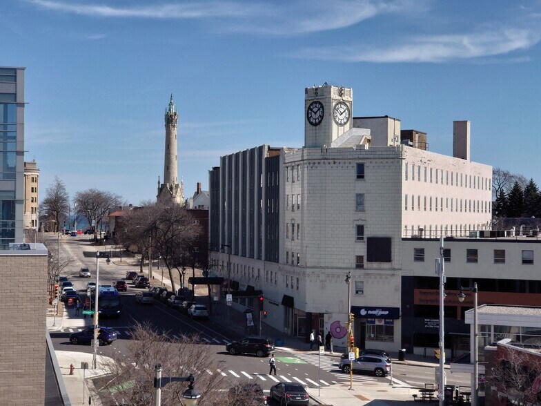 More Photos Of 2252-2266 N Prospect Ave, Milwaukee Office For Sale