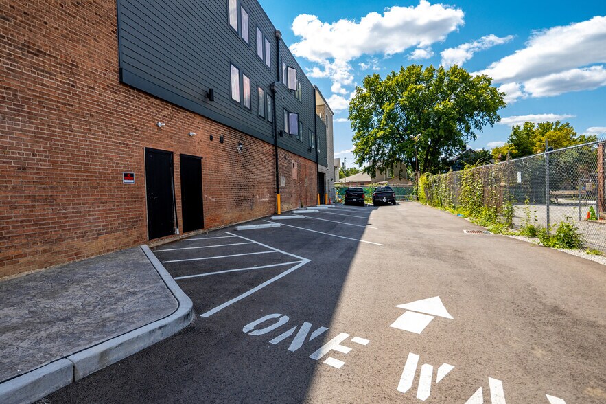 More Photos Of 6011 Madison Rd, Cincinnati Storefront Retail Residential For Sale