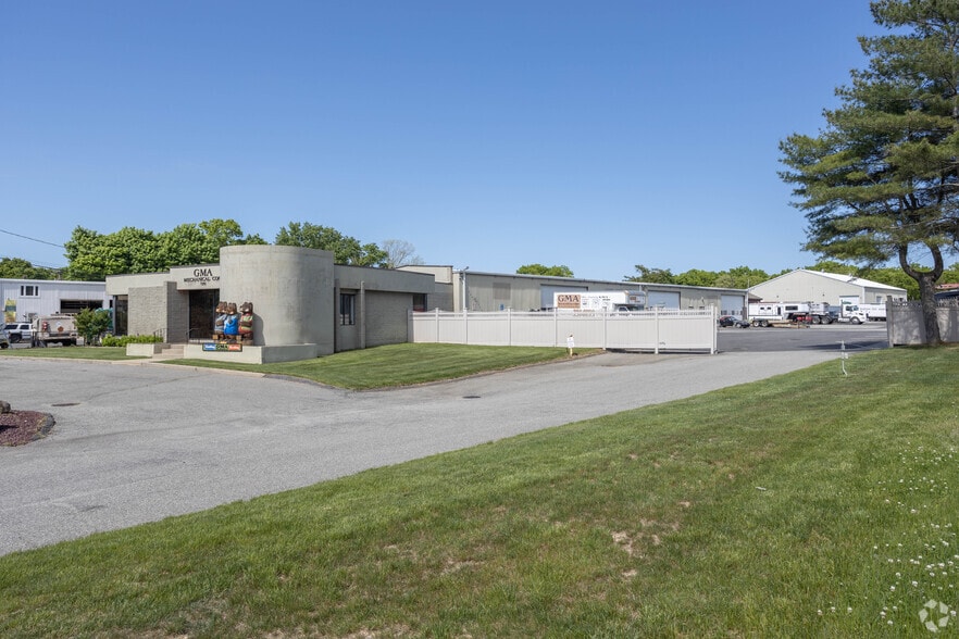 More Photos Of 1595 Route 112, Port Jefferson Station Warehouse For Lease