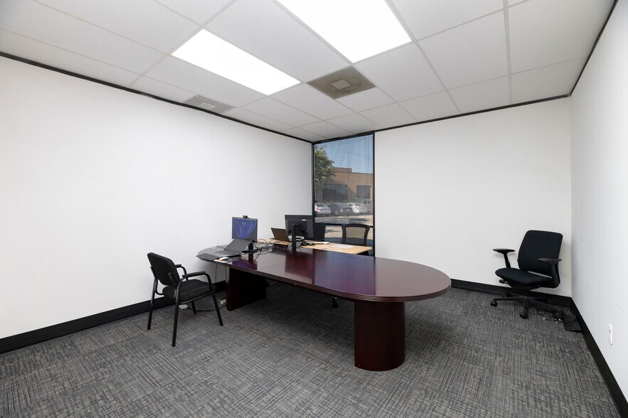 More Photos Of 1610 Corporate Ct, Irving Office For Lease