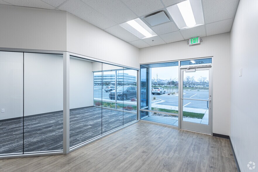 More Photos Of Interstate 215 at 2700 West, Salt Lake City Unknown For Lease