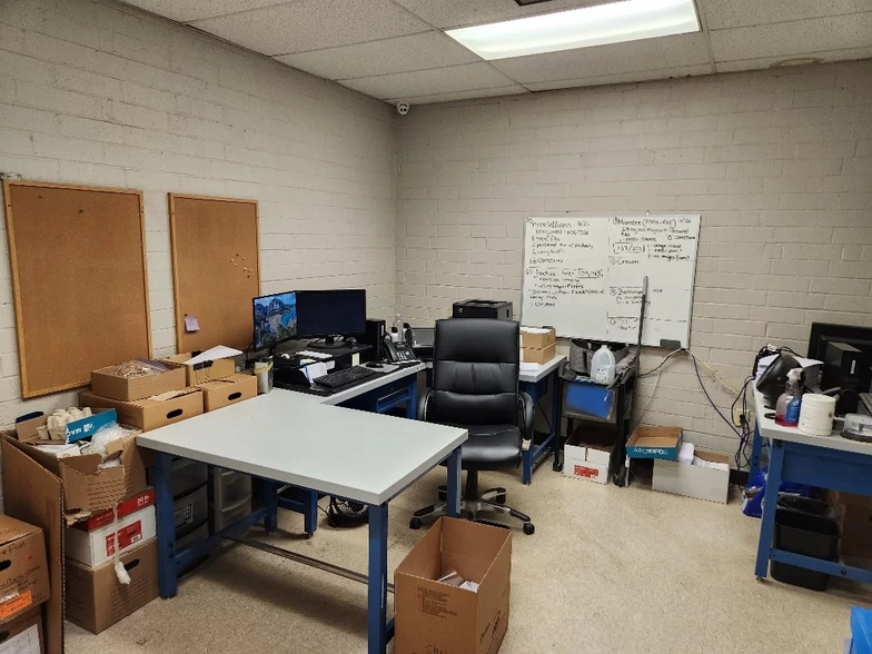 More Photos Of 10617 Southern Loop Blvd, Pineville Light Manufacturing For Lease