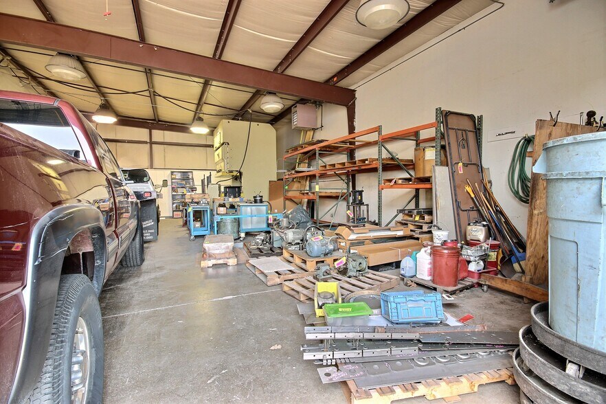 More Photos Of 1431 Production Rd, Fort Wayne Manufacturing For Sale