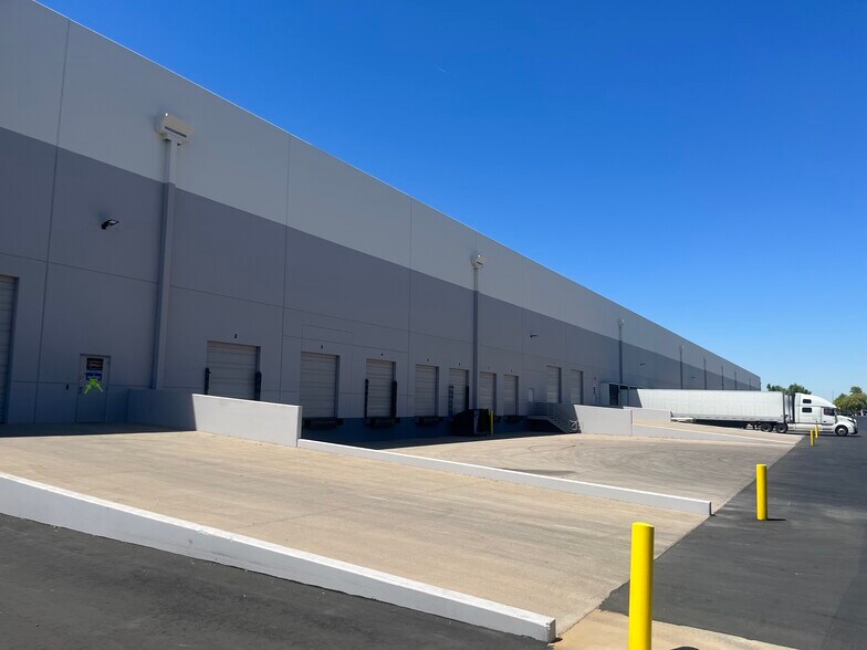 More Photos Of 405 N 75th Ave, Phoenix Warehouse For Lease