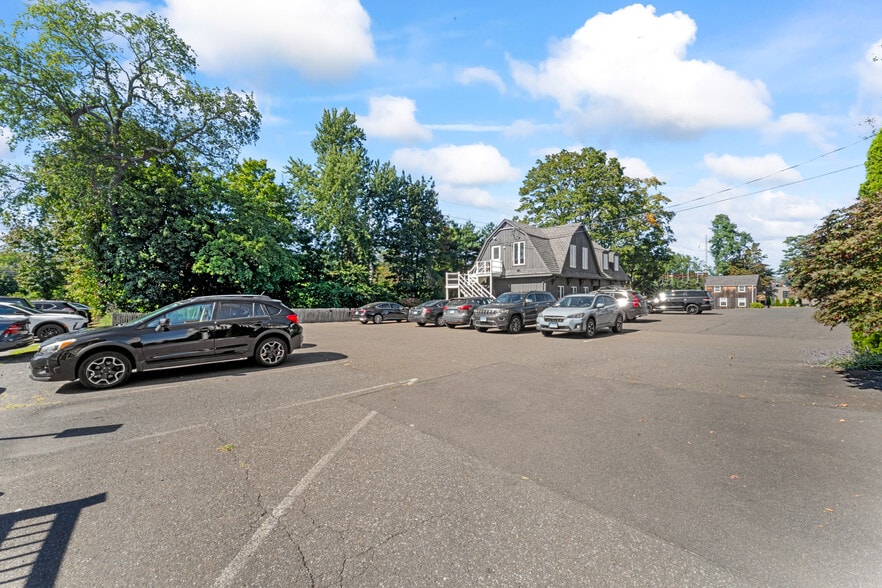 More Photos Of 1238 Post Rd, Fairfield Loft Creative Space For Lease