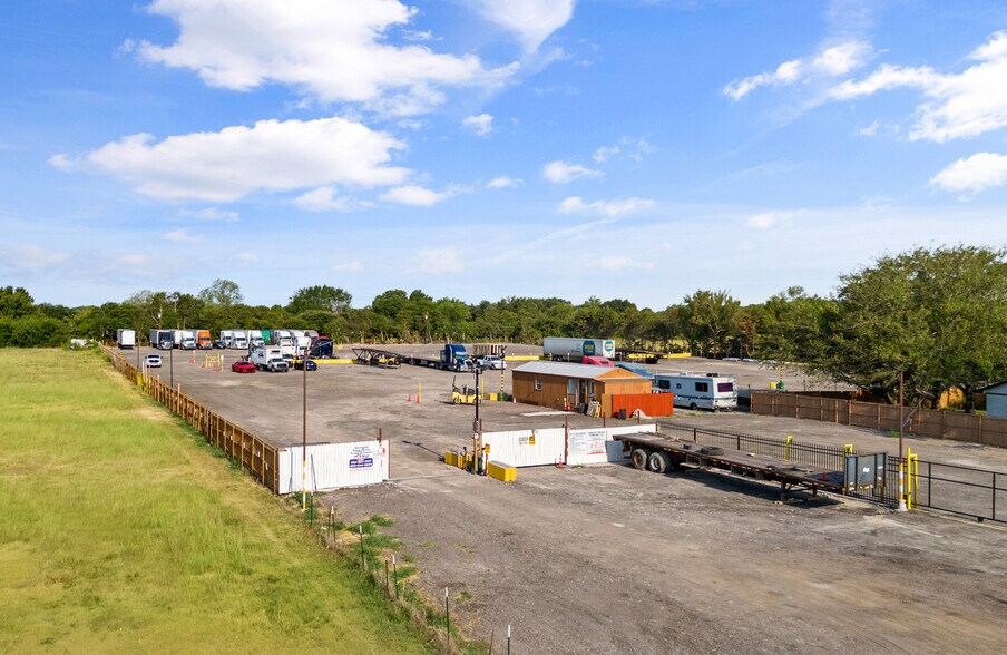 More Photos Of 1241 Narrow Ln, Red Oak Land For Sale