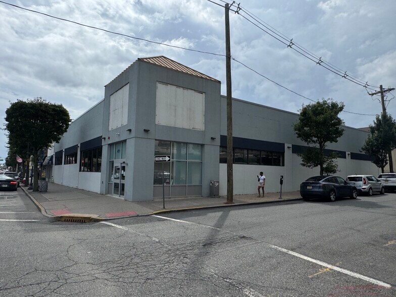 More Photos Of 471 Broadway, Bayonne Drugstore For Lease