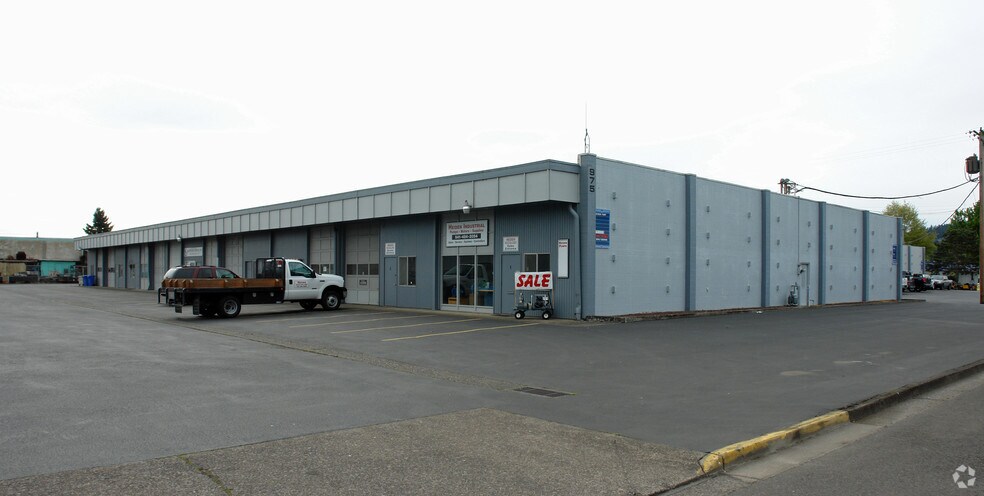 Primary Photo Of 975 Conger St, Eugene Light Distribution For Lease