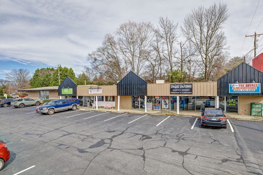 More Photos Of 1122-1126 N Pleasantburg Dr, Greenville Freestanding For Lease