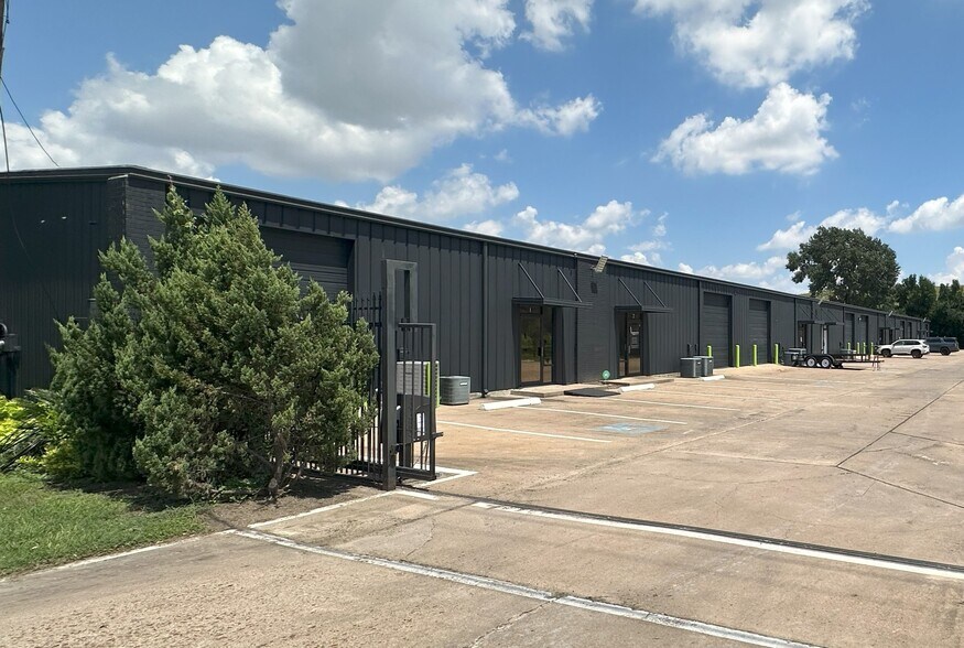 Primary Photo Of 8850 Windfern Rd, Houston Warehouse For Lease
