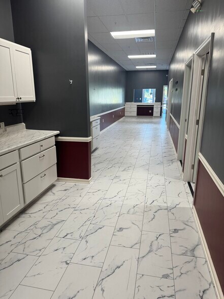 More Photos Of 5109 US Highway 674, Wimauma General Retail For Lease