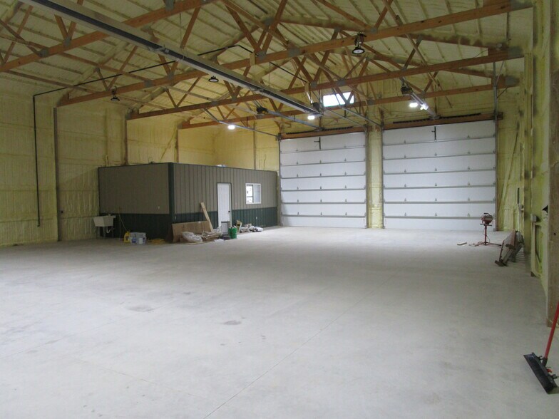 More Photos Of 365 Airlinks Dr, Garden City Industrial For Sale