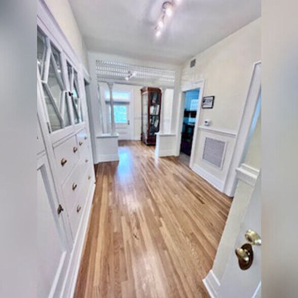 More Photos Of 332 S Plant Ave, Tampa Office For Lease