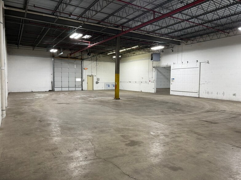 More Photos Of 615 Montgomery St, Saint Paul Self Storage For Lease