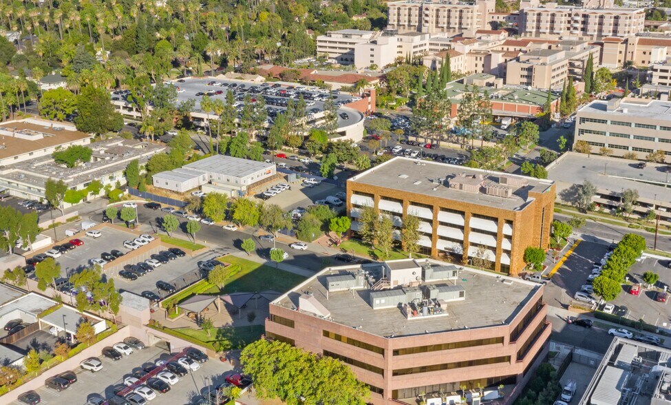 More Photos Of 50 Bellefontaine St, Pasadena Unknown For Lease