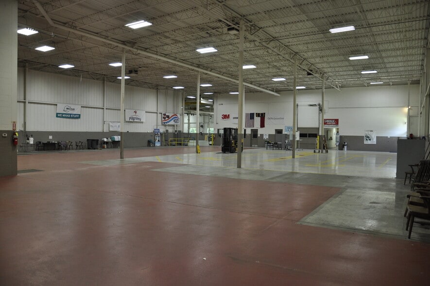 More Photos Of 5825 Clyde Rhyne Dr, Sanford Warehouse For Lease