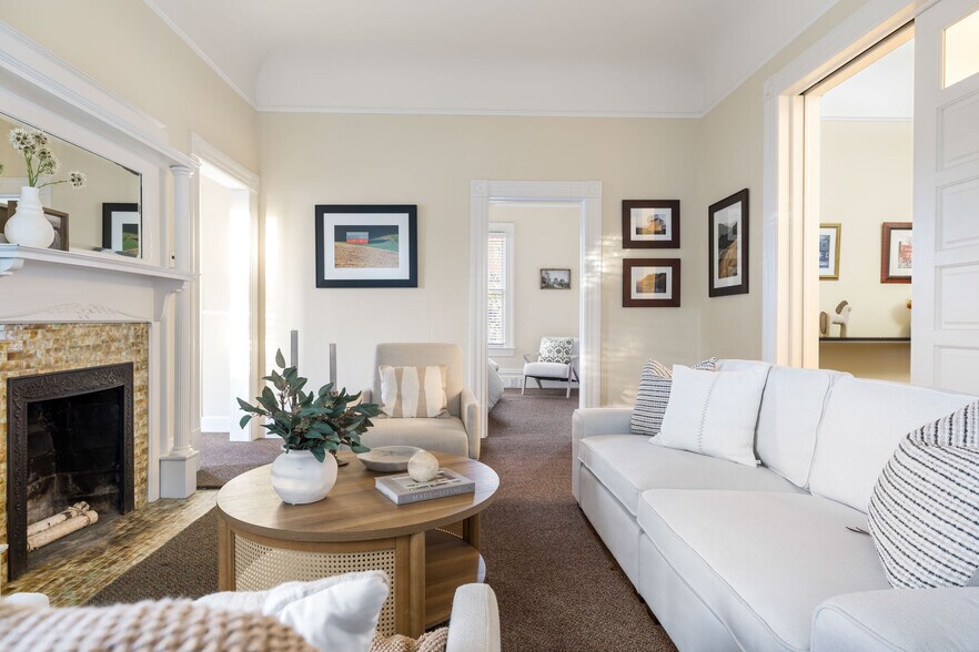 More Photos Of 531 1/2 E Washington St, Petaluma Office For Sale