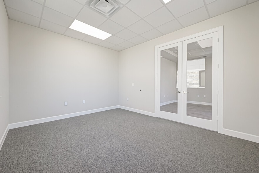 More Photos Of 3129 Kingsley Dr, Pearland Medical For Lease