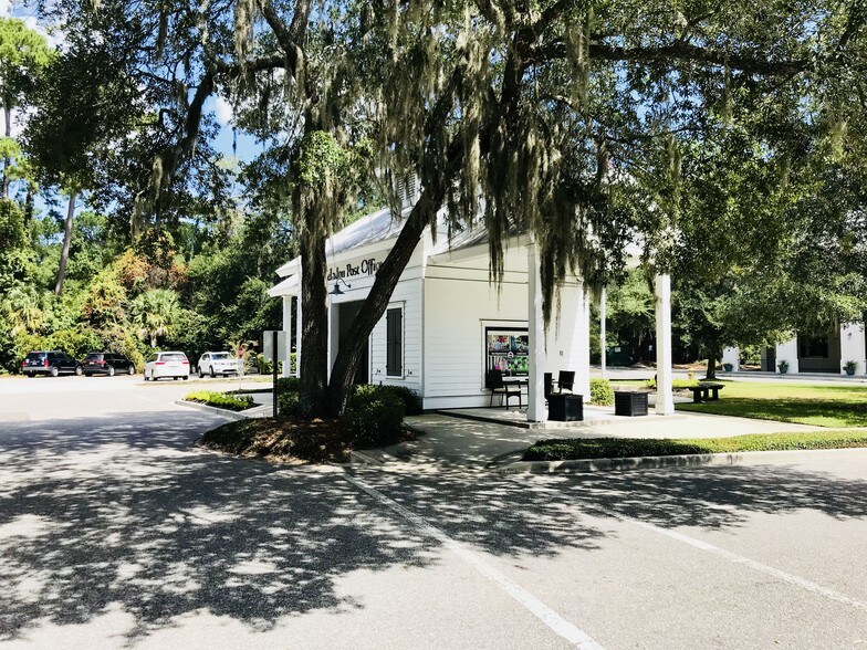 More Photos Of 8 Celadon Dr, Beaufort Office Residential For Lease