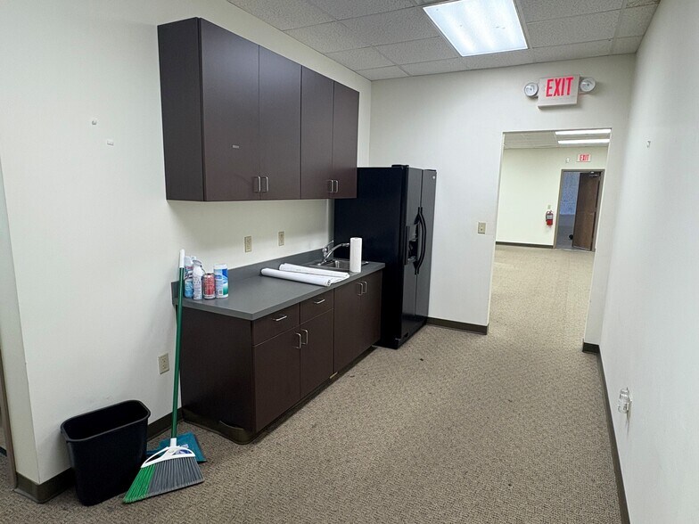 More Photos Of 5117 NW 3rd St, Oklahoma City Industrial For Lease