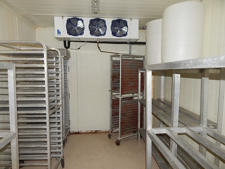 More Photos Of 6454 Highway 7, Bismarck Supermarket For Sale