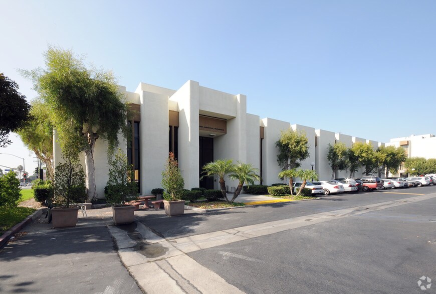 More Photos Of 5471 La Palma Ave, La Palma Medical For Lease