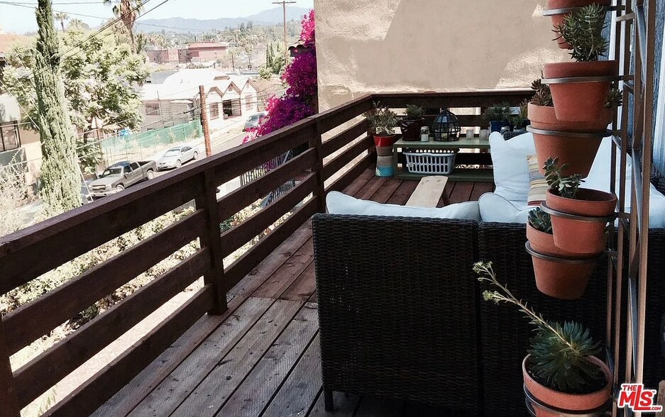 More Photos Of 834 Laguna Ave, Los Angeles Multifamily For Sale