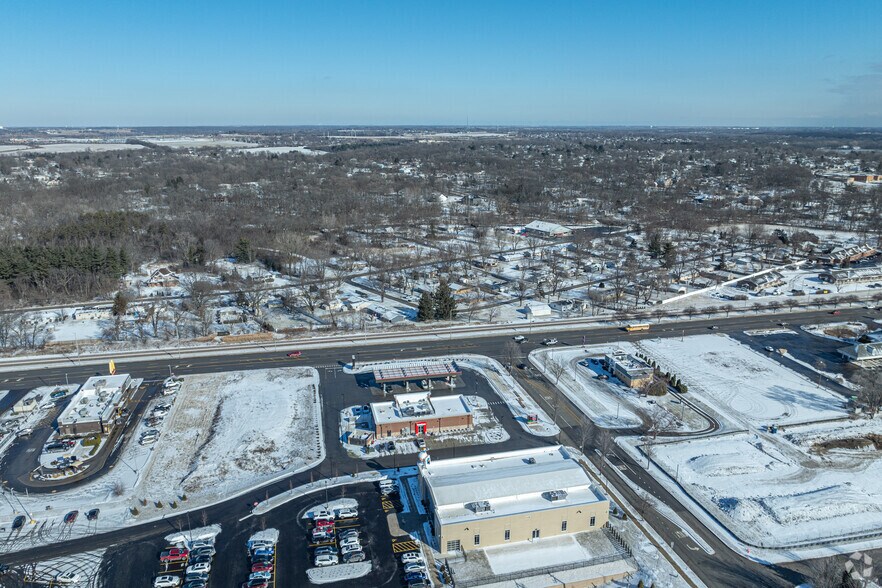 More Photos Of 500 W Maple St, New Lenox Convenience Store For Sale
