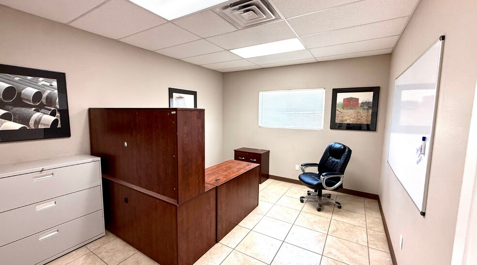 More Photos Of 12920 TX-191 Frontage, Midland Flex For Lease