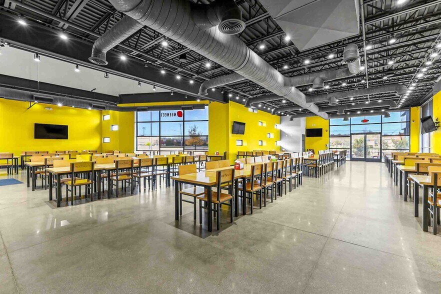 More Photos Of 4924 Rochester Rd, Troy Restaurant For Sale