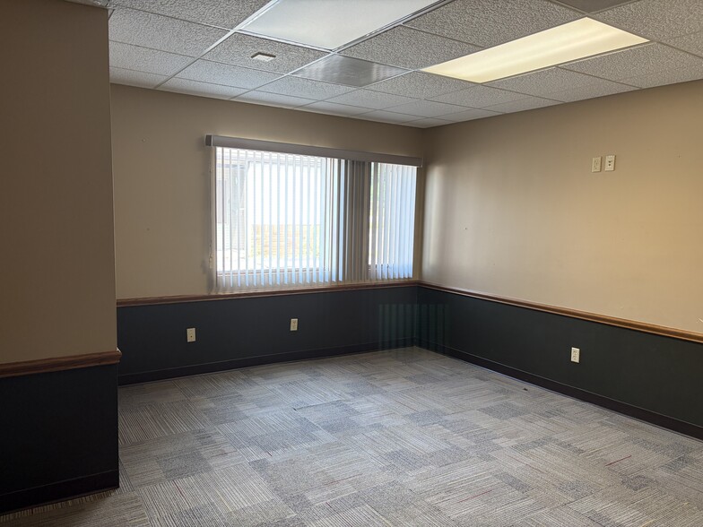 More Photos Of 47 Alice Dr, Akron Office For Lease
