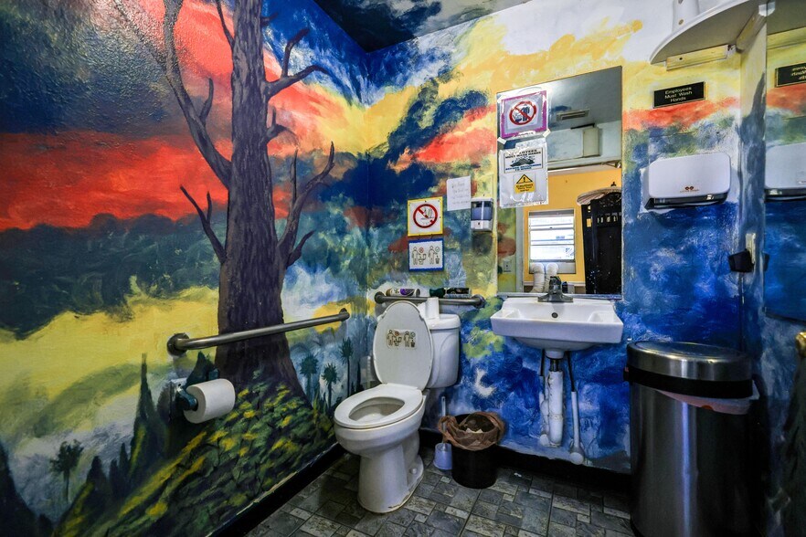 More Photos Of 5709 6th St, Zephyrhills Restaurant For Sale