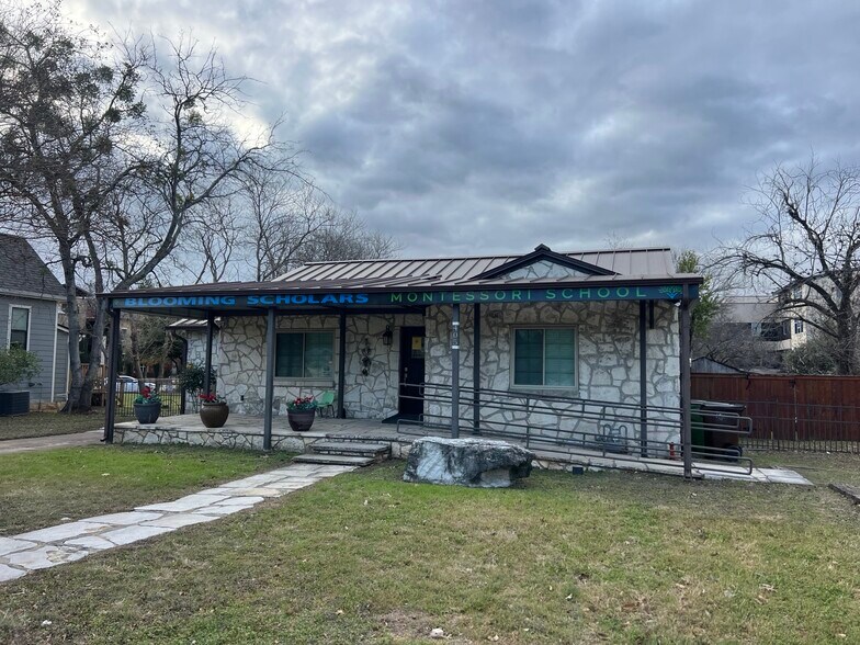 More Photos Of 405 W Main St, Round Rock Daycare Center For Sale