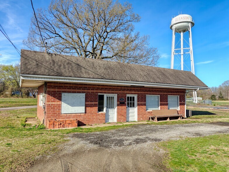Primary Photo Of 433 Cedar St, Gleason Specialty For Sale