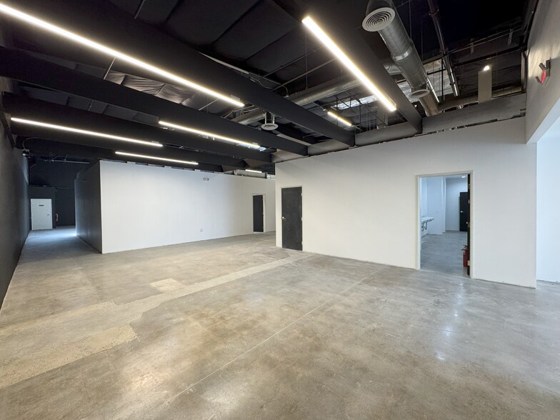 More Photos Of 940-944 E 4th St, Los Angeles Showroom For Lease