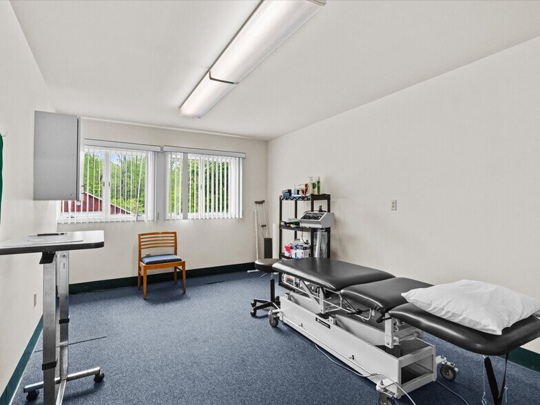 More Photos Of 1830 Route 209, Brodheadsville Office For Sale